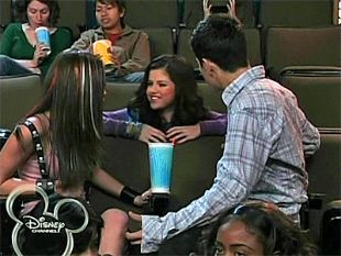 Wizards of Waverly Place : First Kiss
