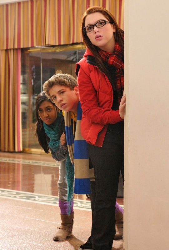 Harriet the Spy Blog Wars (2010) Ron Oliver Synopsis, Characteristics, Moods, Themes and Harriet the Spy Blog Wars (2010) Ron Oliver Synopsis, Characteristics, Moods, Themes and