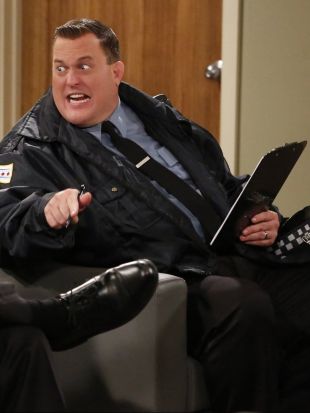 Mike & Molly : Mike Cheats