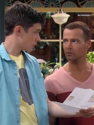 Melissa & Joey : Bad Influence (2013) - Joey Lawrence | Synopsis