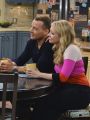 Melissa & Joey : Don't Look Back in Anger