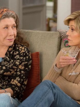 Grace and Frankie : The Vitamix