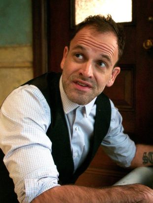 Elementary : On the Scent